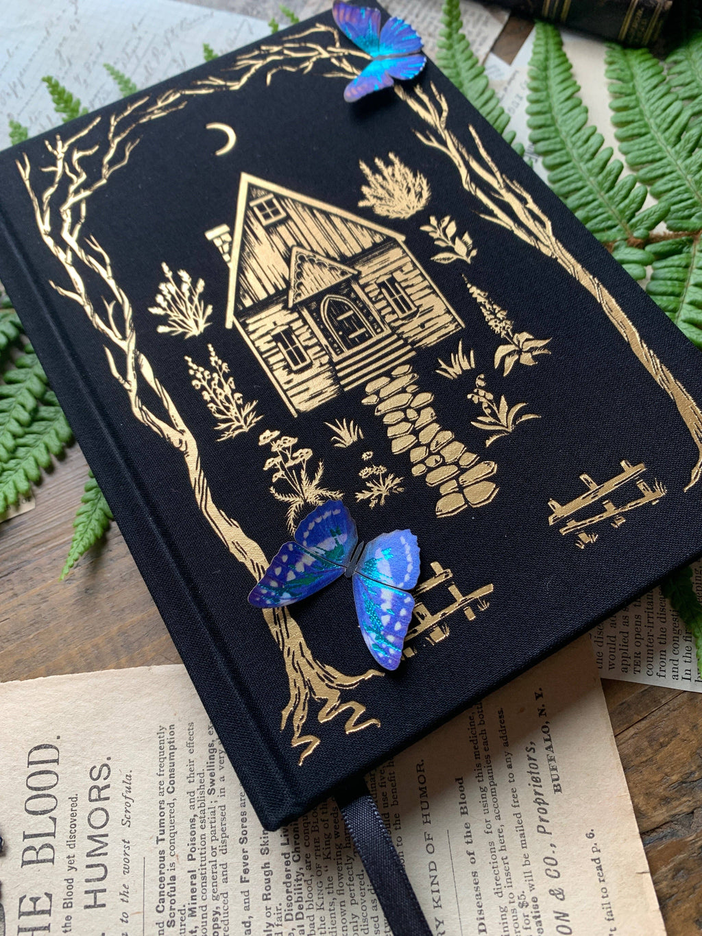 The Grimoire - B6 vegan lined notebook, 120gsm ivory paper: Gold